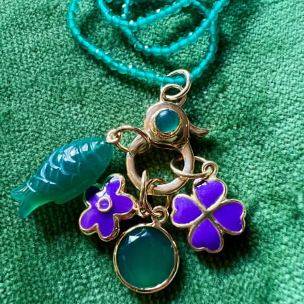 CHAINE EN PIERRES (ONYX VERT) 46 cm