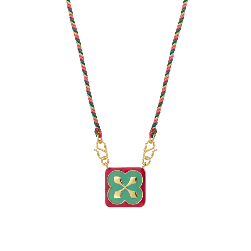 ARROW (onyx vert, émail rose et lien en soie)