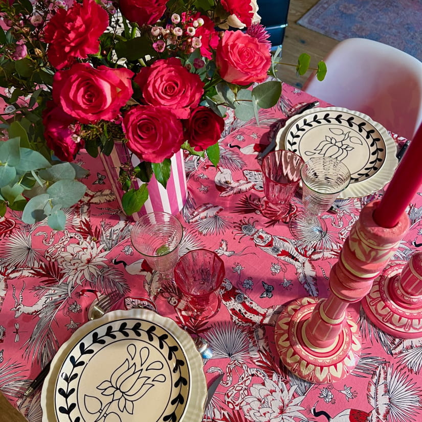 TABLE COVER STELLAR (PINK AND RED)