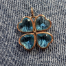 PENDENTIF TREFLE CRISTAL BLEU LAGON