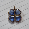 PENDENTIF TREFLE CRISTAL BLEU SOUTENU